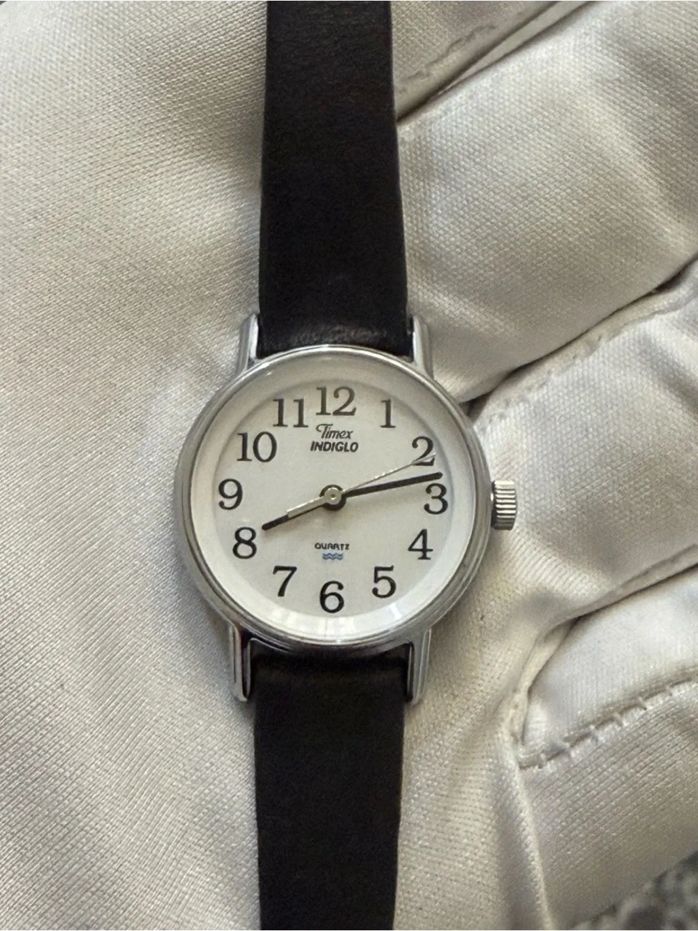 Vintage 1996 Timex Indiglo Women's Watch 23.5mm White Dial Black Leather CR1216